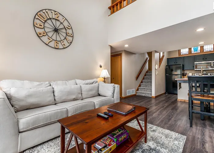 Cozy At Creekwood Getaway