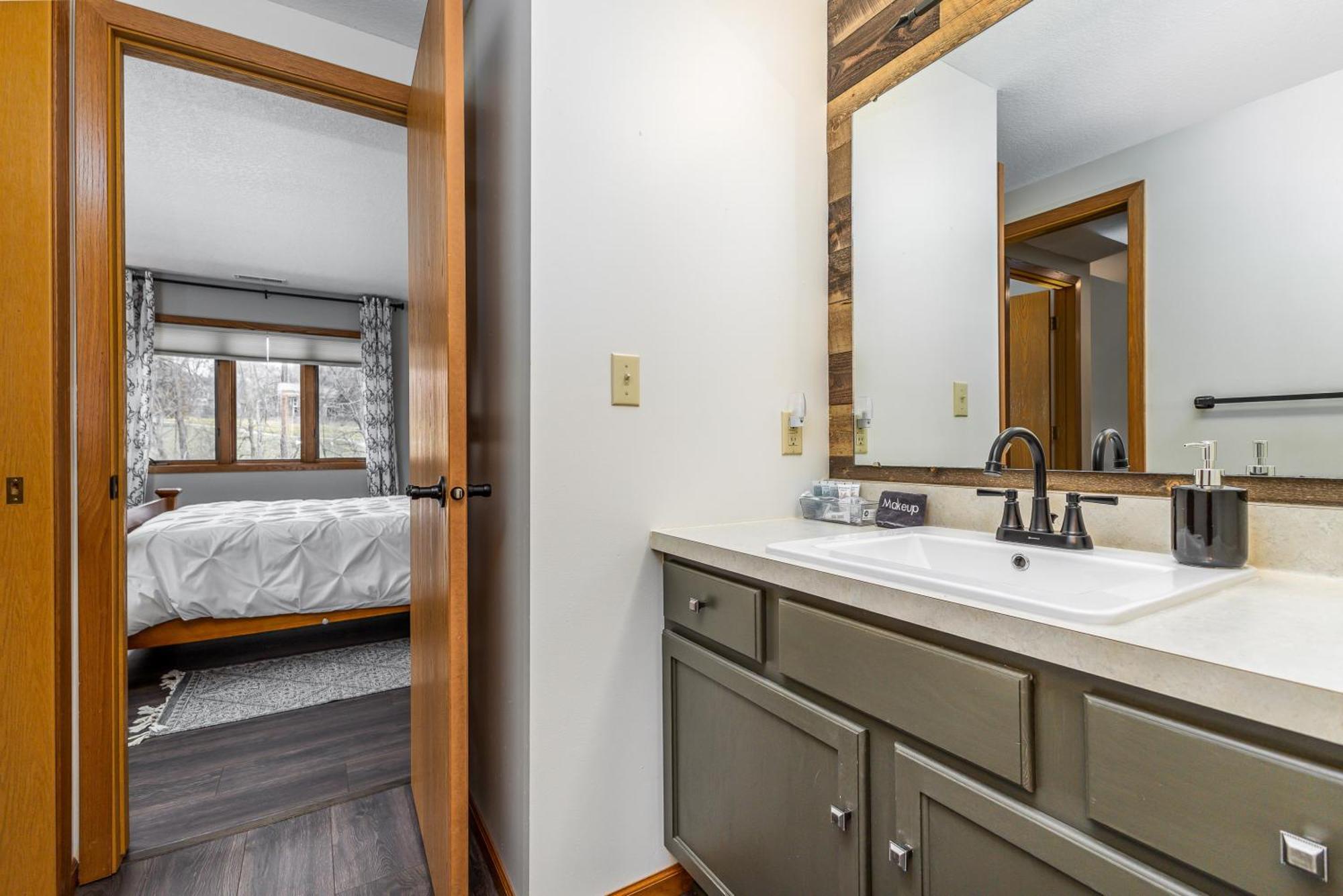 Cozy At Creekwood Getaway *